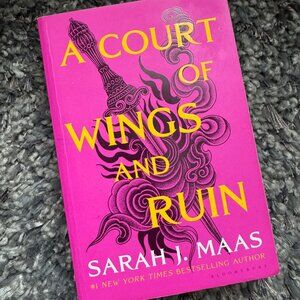 A Court of Wings and Ruin Sarah J Maas Paperback